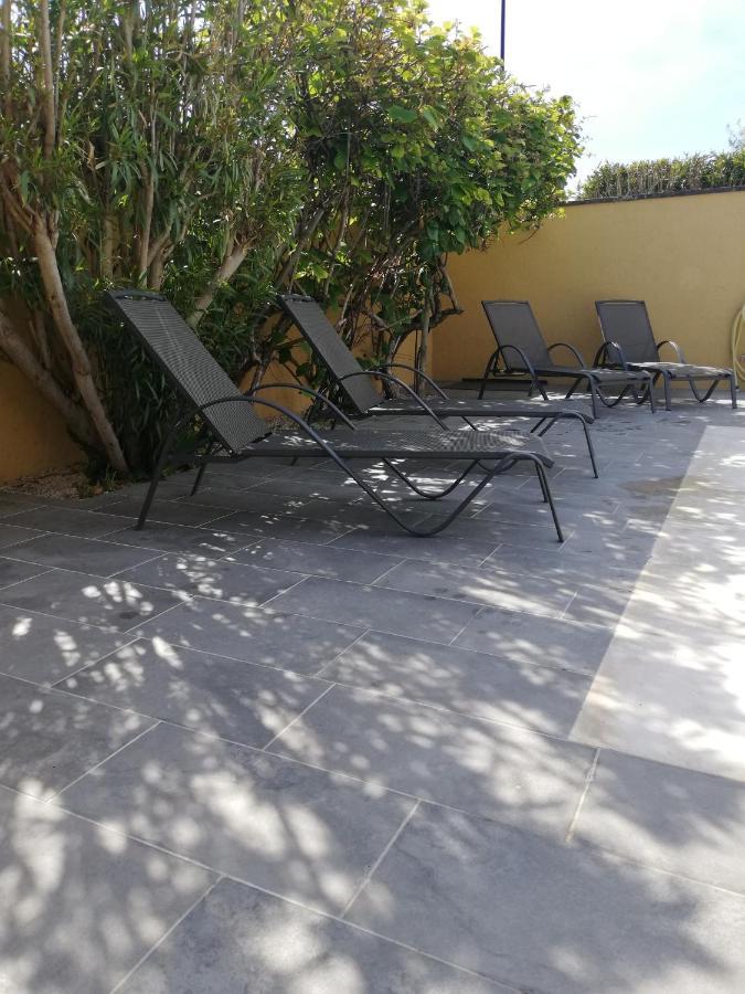 Maison Provencale Spa Sauna Piscine Molleges Kültér fotó
